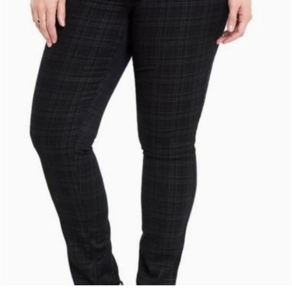 torrid Denim - Torrid Luxe Stretch
Skinny Pant Plaid Print Black
